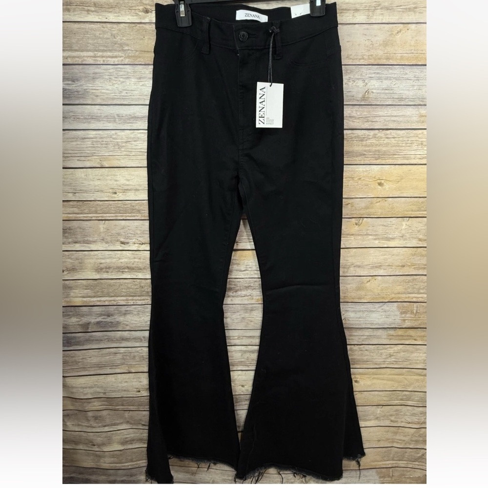 ZENANA Black High Rise Flare Jeans with Raw Hem Trendy Retro Fit Size 11/30